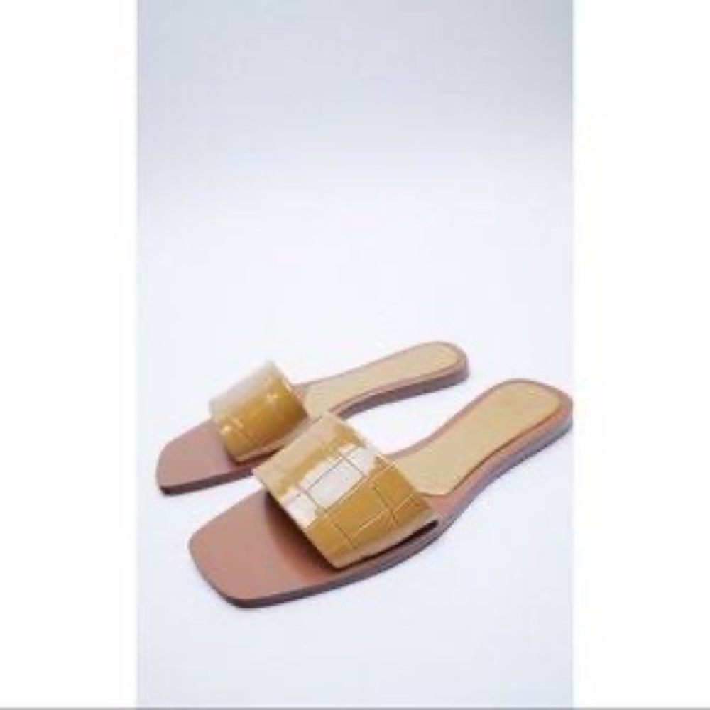 🎁Brand new never been worn Zara Casual Faux Croc Square Toe Neutral Slip On